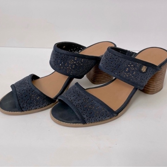Tommy Hilfiger Women’s Blue Laser Cut Stacked Block Heeled Sandals 
Size 8.5 - Picture 1 of 12
